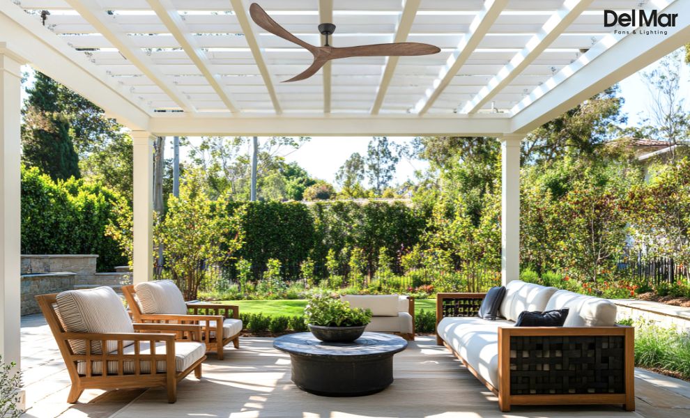 Hinkley Swell in Outdoor Area Hinkley Swell in Outdoor Area