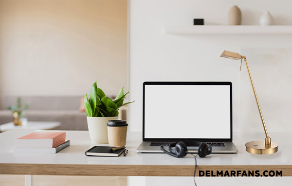 George&rsquo;s Reading Room Lamp